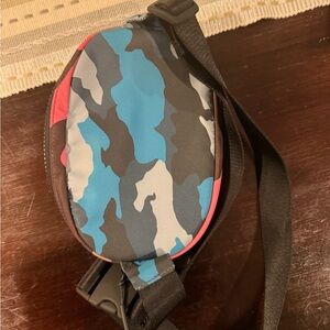 Lululemon Take It On Belt Bag - Heritage Camo